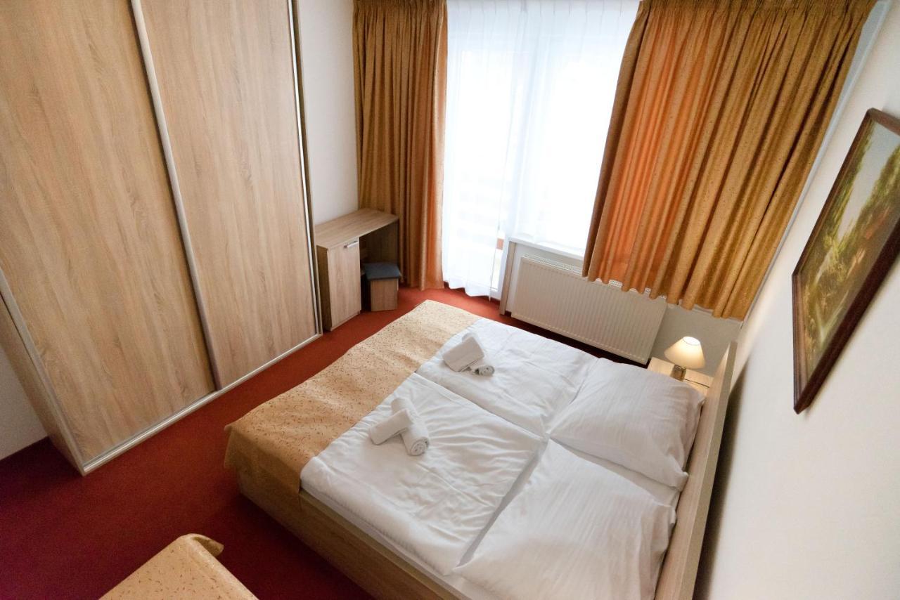 Stará Lesná Hotel Lesana מראה חיצוני תמונה
